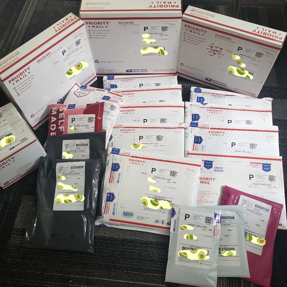 Meet your Posher, RACHELLE - Picture 5 of 6